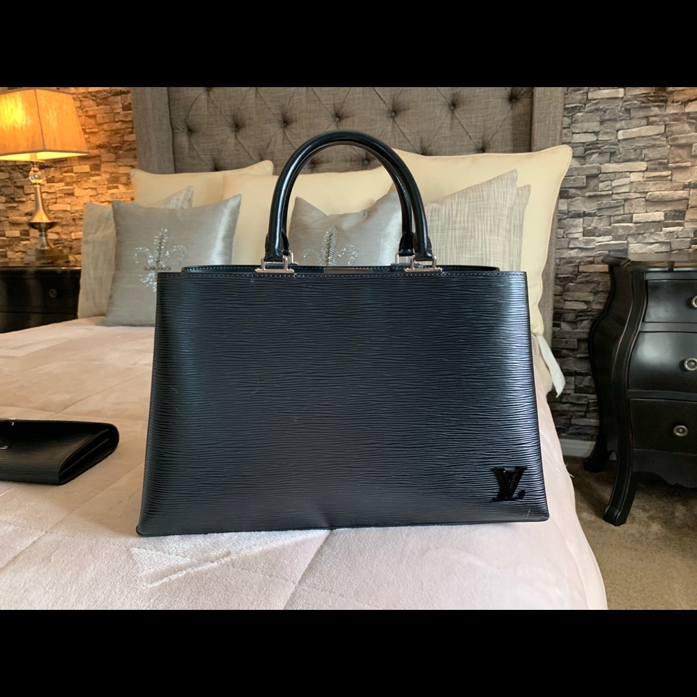 Louie Vuitton Bag and matching wallet